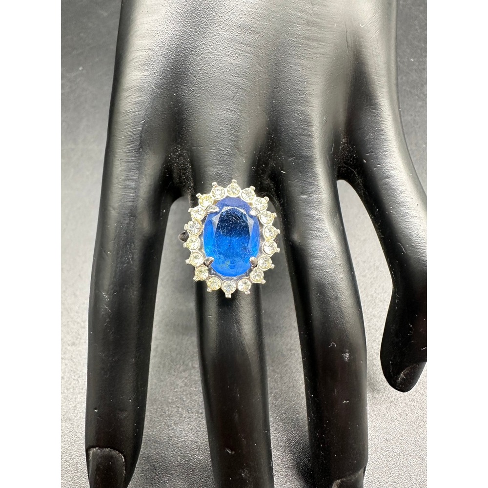 Avon Vintage Faux SapphireMajestic Princess Halo Silver Tone Adjustable Ring